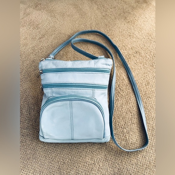Roma Leathers Light Blue Leather Zippered Multi Compartment Crossbody Purse - Picture 1 of 11